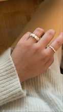 Lade das Bild in den Galerie-Viewer, Perlmutt heart Ring
