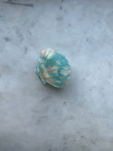 Lade das Bild in den Galerie-Viewer, Shell Hair Clip
