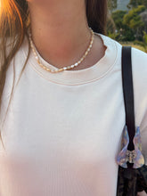 Lade das Bild in den Galerie-Viewer, Beige Pearl Choker
