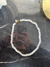 Lade das Bild in den Galerie-Viewer, Pure Heart Choker
